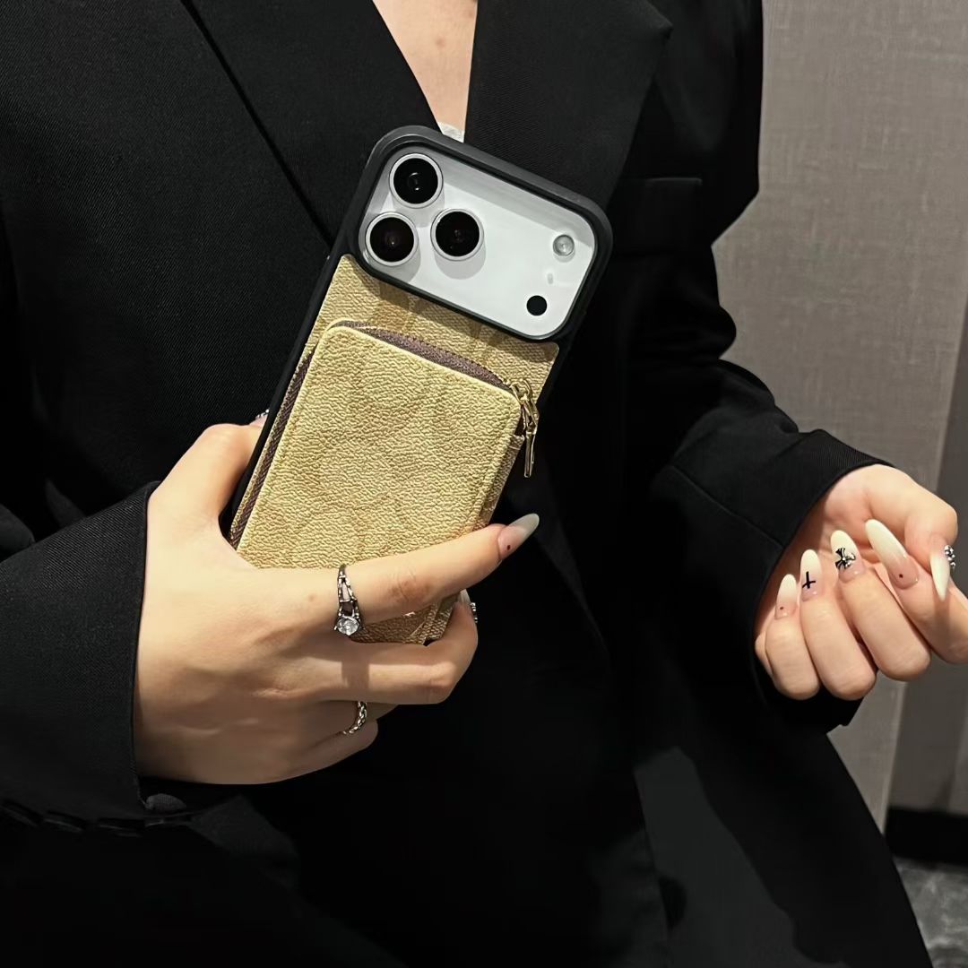 CC Chic IPhone 17 Pro Max Case