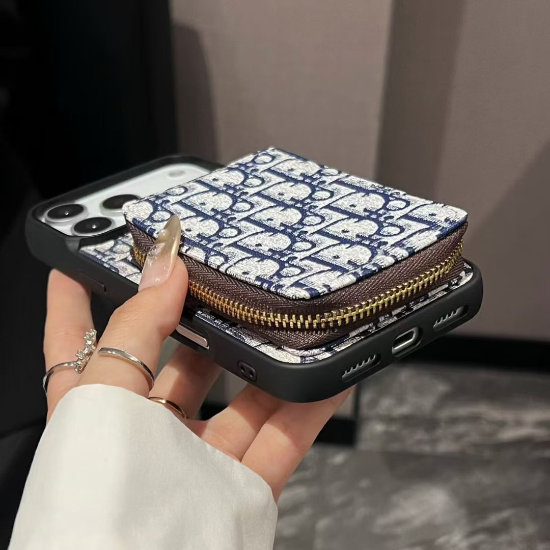 CD Premium Designer IPhone 17 Case