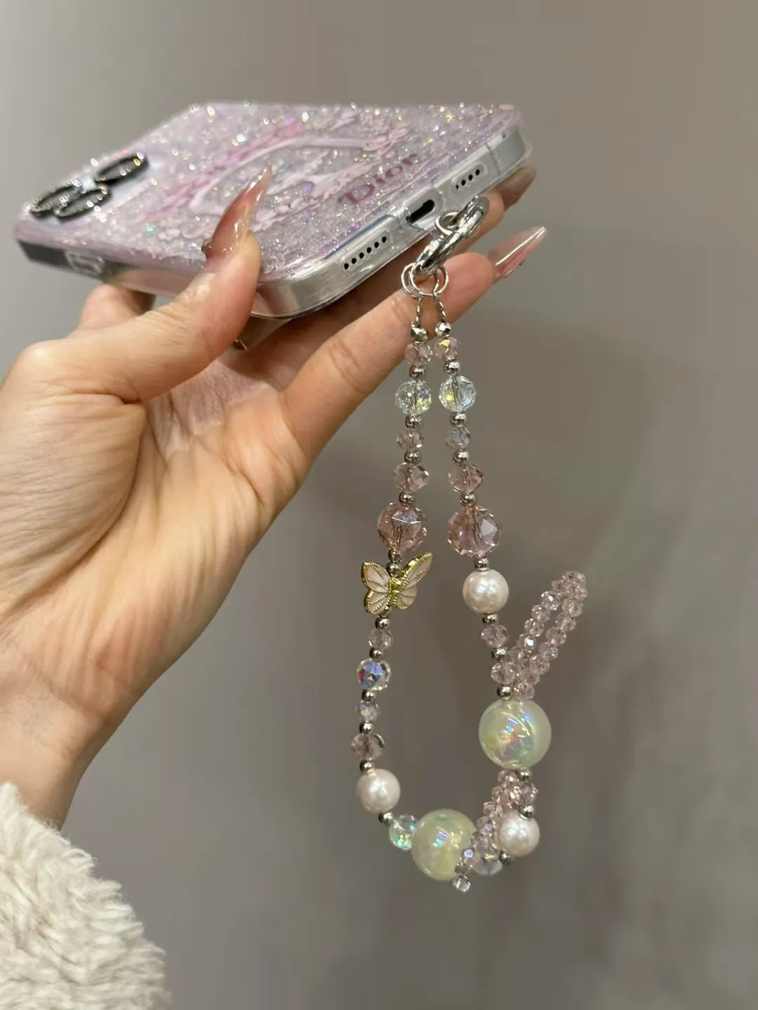 chic phone case with hand chain
