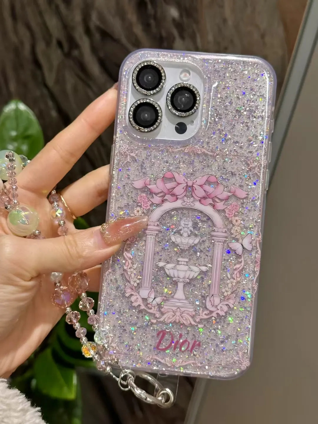 chic phone case with hand chain