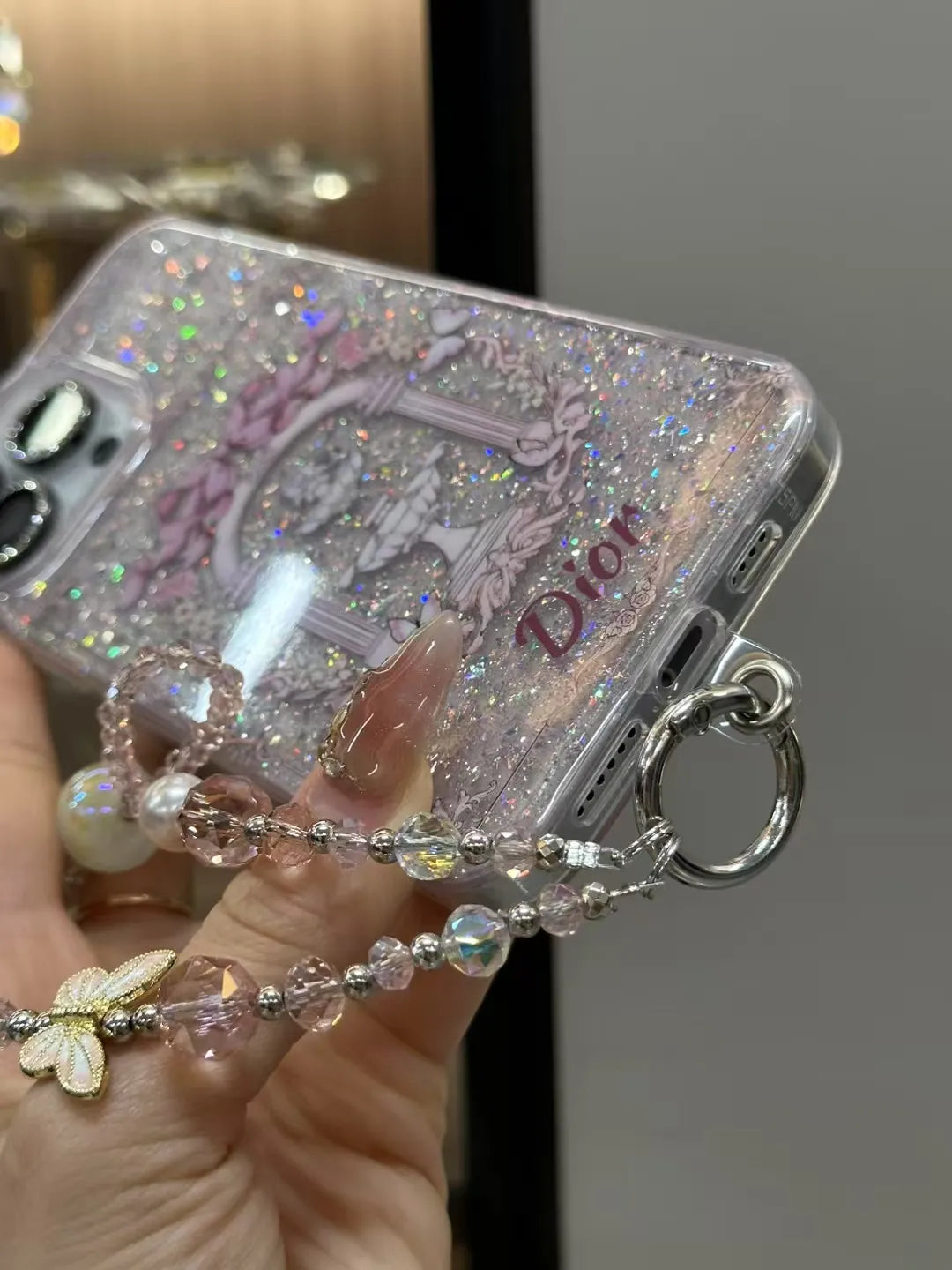 chic phone case with hand chain